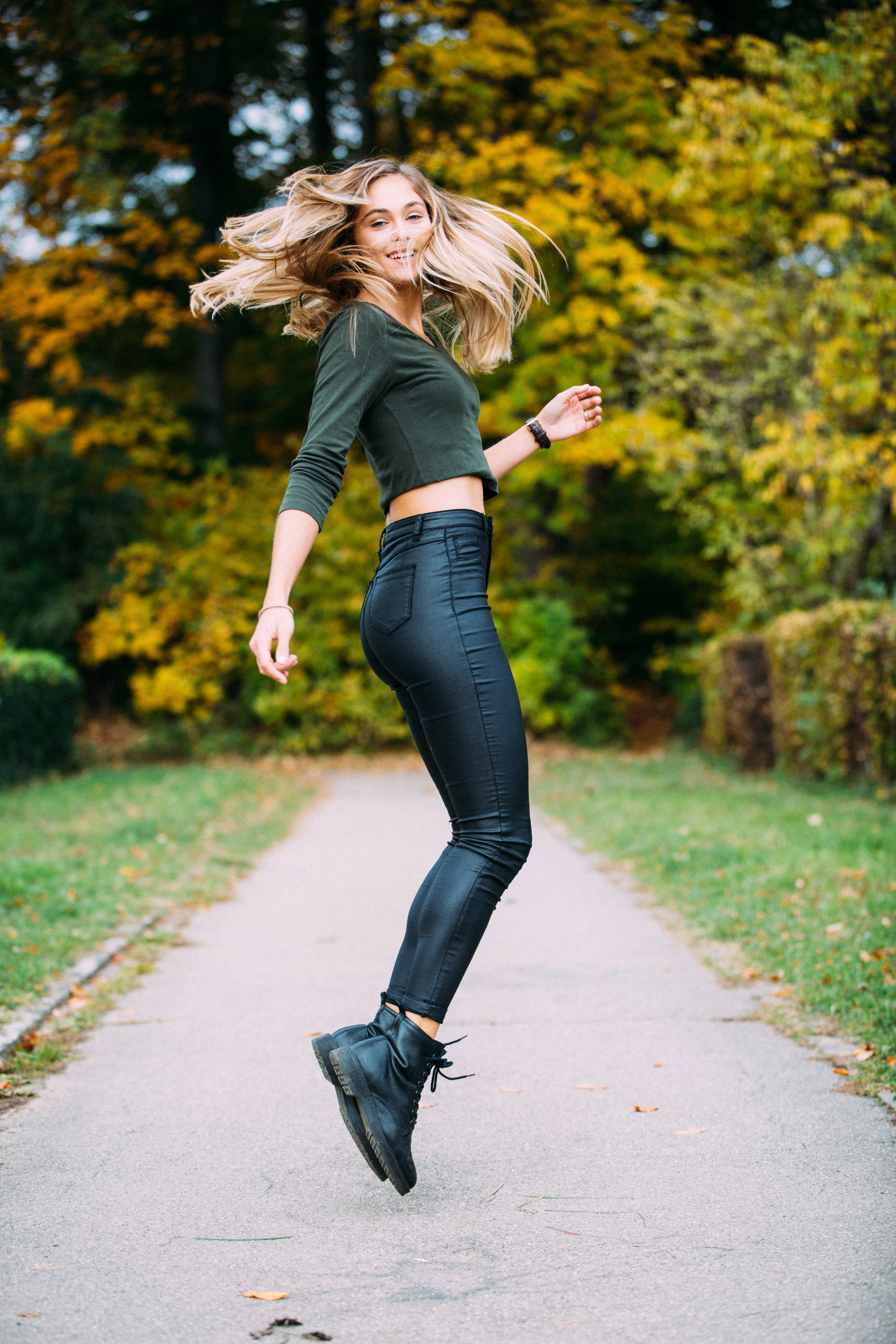 Model Sedcard Arina Luisa Leather Pants Shuffle Workshops Dance Portrait Photoshooting Armin Nussbaumer